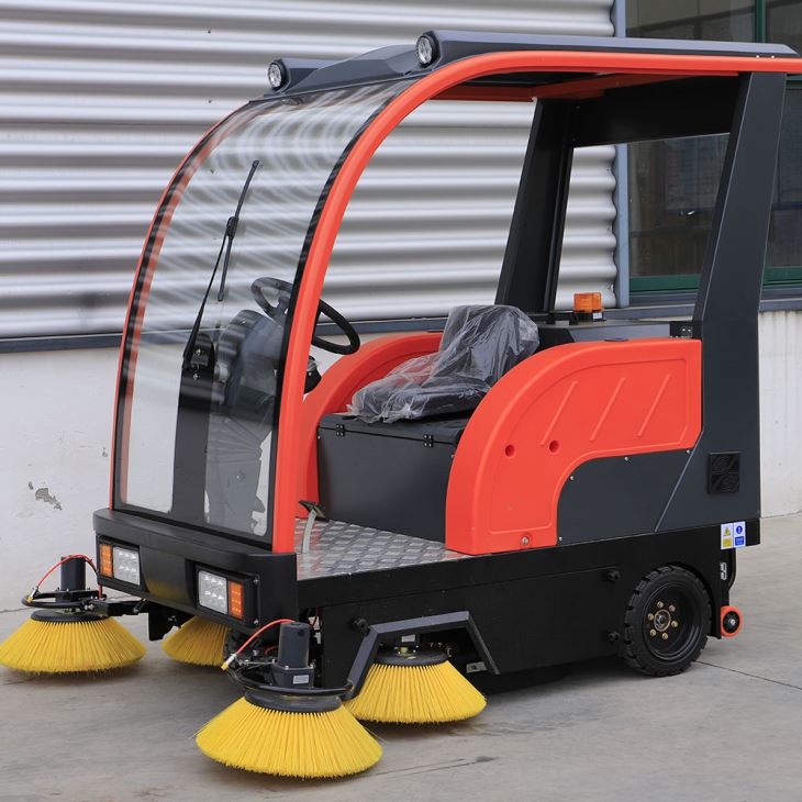 Economic Outdoor Semi Enclosed Driving Sweeper